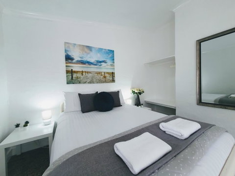 Busselton Holiday Units - Stays Accommodation 0