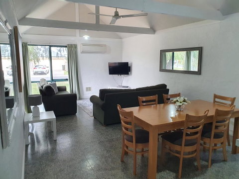 Busselton Holiday Units - Stays Accommodation 1