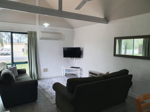 Busselton Holiday Units - Stays Accommodation 2