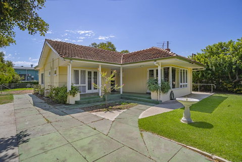 Busselton River Cottage - Stays Accommodation 0