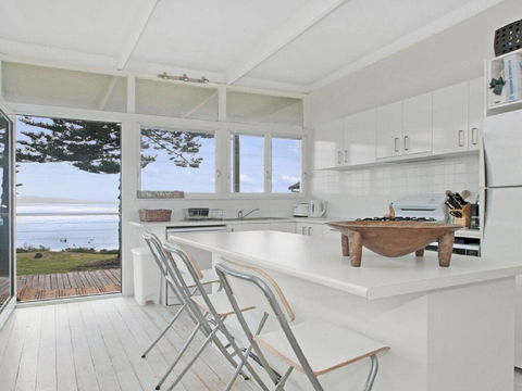 By The Sea - SPECIAL OFFER 3 FOR 2 - Stayed 1