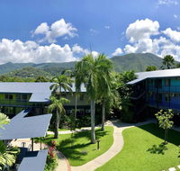Cairns Adventure Lodge - Cook your own meals in your private Kitchen includes Dishwasher Washing Machine - Stayed
