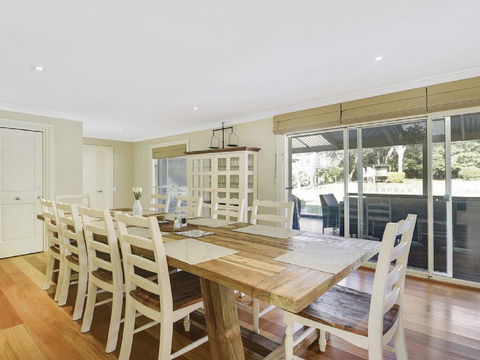 Camelot - Superbly Proportioned And Ideally Located - Stayed 1