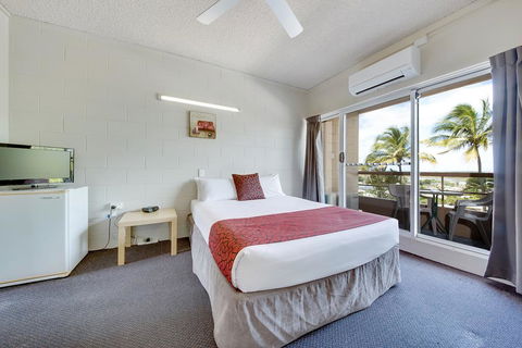Camelot Motel - Stays Accommodation 2