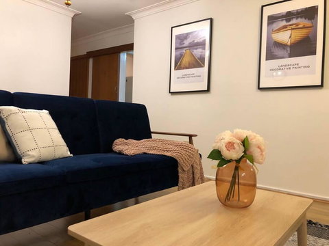 CAMPBELLTOWN HOLIDAY HOME 3 BED + FREE PARKING NCA039 - Stayed 2