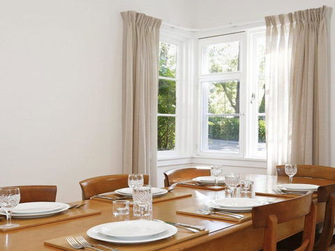 Canary Cottage - Fresh, Clean, Simple & Comfortable - Stayed 1