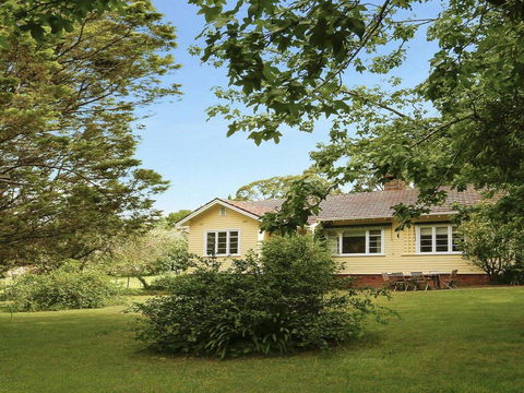 Canary Cottage - Fresh, Clean, Simple & Comfortable - Stayed 0