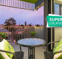 Canopy  44-Minutes from the CBD Train and Cafes - Wifi - Nespresso - Amenities - Stayed