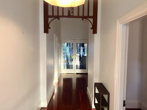 Carey Cottage - Stays Accommodation 1