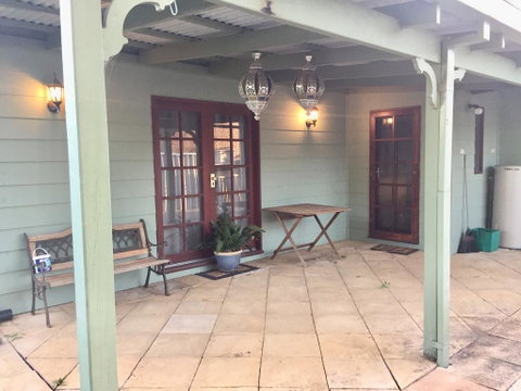 Carey Cottage - Stays Accommodation 2