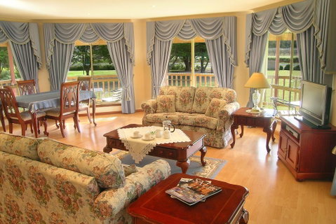 Carolynnes Cottages - Stayed 2