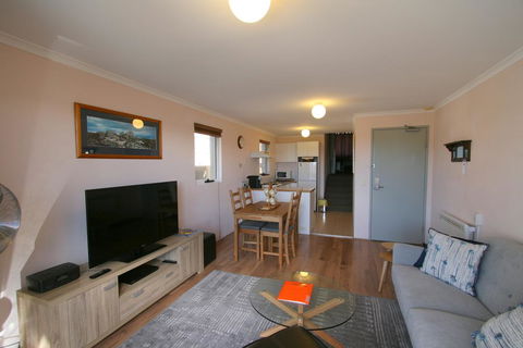 Cascades 13/3 Kurrajong Street - Stayed 2