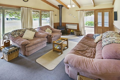 Cedar Cottage - Close To Water And Pet Friendly - Stayed 3