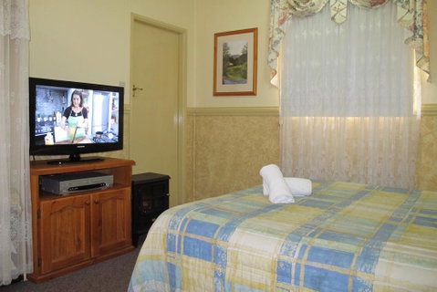 Cedar Lodge Cabins - Stayed 3