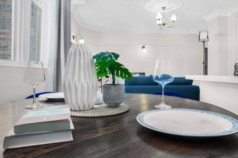 Central Apartment With Spacious Living And Dining - Stays Accommodation 1