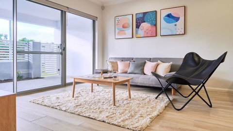 Central Garden City Apt - Mobile Hotspot & WiFi - - Stays Accommodation 1
