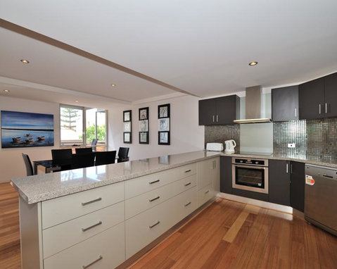 Central South Terrace Apartment - Stays Accommodation 1