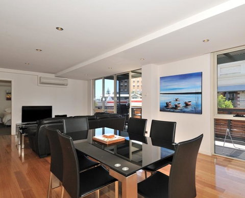 Central South Terrace Apartment - Stays Accommodation 0