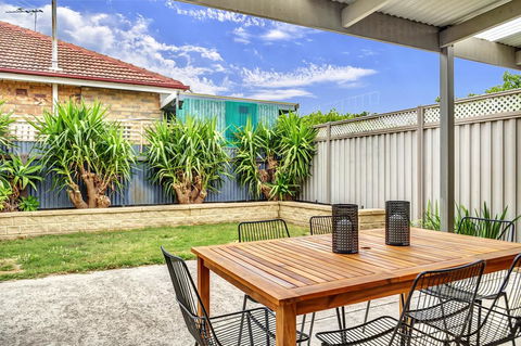 Character Home - Easy Tram To City - Stayed 3