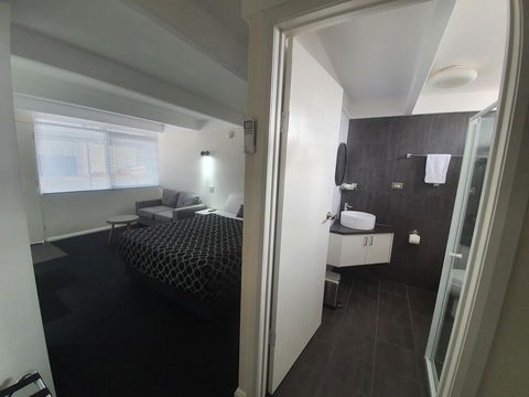 Charles Sturt Motor Inn - Stayed 3