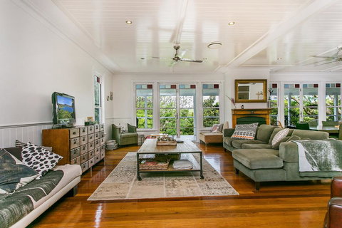 Charlotte's Web - Stayed 3