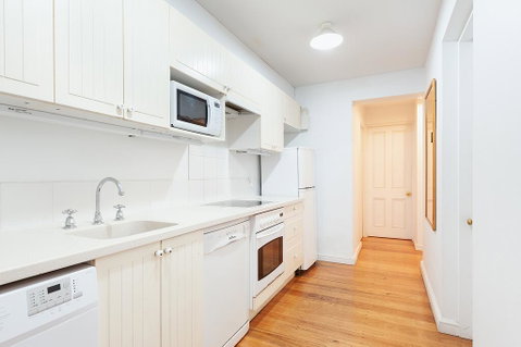 Charming Centrally Located 2 Bedroom Accommodation - Stayed 2