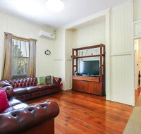 Charming Characterful Rustic-style Home Near The Gabba - Stays Accommodation
