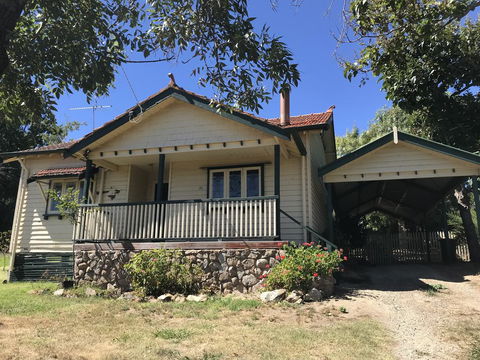 Cherry Blossom Cottage - Beechworth-Getaways - Stayed 0