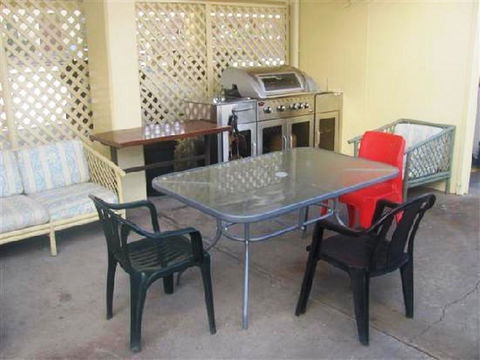City Beach Motel - Stays Accommodation 3
