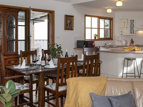 Cloud 9 Cottage - Waves, Walks And Welcoming - Stayed 3