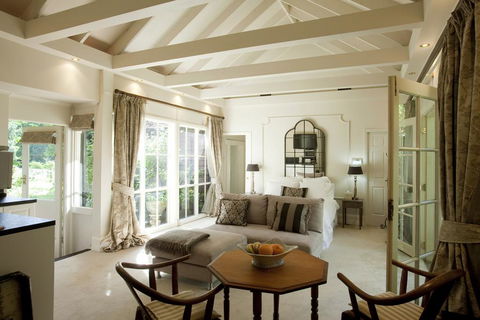 Clubbe Cottage - Stays Accommodation 0