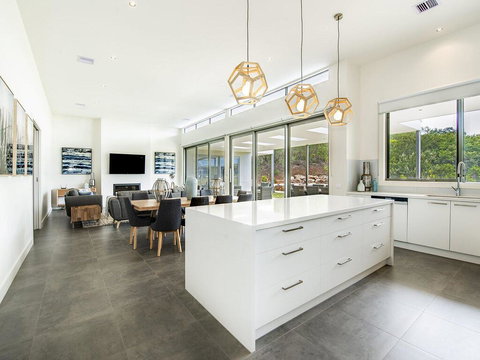 Coastal Chic - Stayed 3