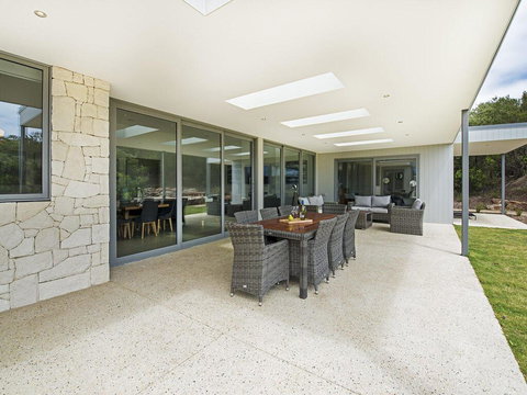 Coastal Chic - Stayed 2