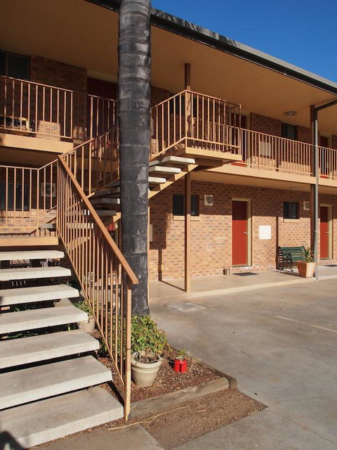 Cobar Town & Country Motor Inn - Stays Accommodation 3