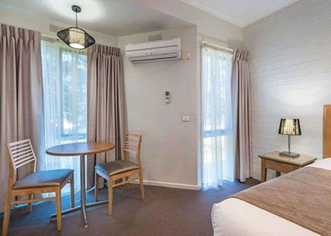 Comfort Inn Coach & Bushmans - Stayed 3