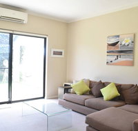 Comfortable 2 Bedroom Unit With Garden - Stayed