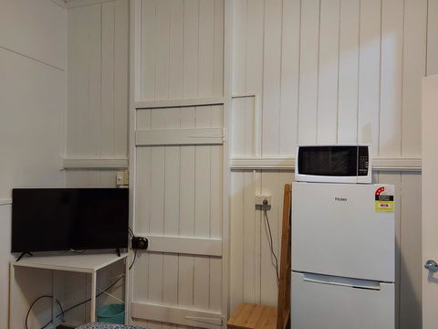 Comfortable Guest Room Closes To Emerald CBD - Stayed 3