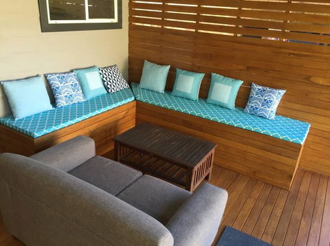 Comfortable Queen Sized Room Near Tuggerah Lake - Stays Accommodation 1