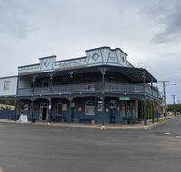 Commercial Hotel Curlewis - Stayed