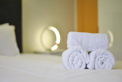 Contemporary Brand New Central Located Studio - Stayed 3