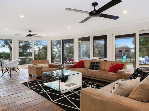 Cooinda - 50 Percent Off Third Night On Weekend - Stayed 2