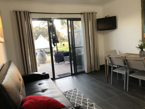 Coonawarra Cabins Unit B - Stayed 0