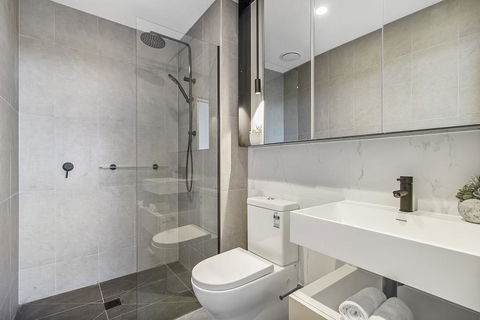 Cosy Apartment Walking Distance From Everything - Stayed 2