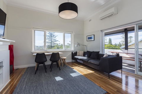 Cottesloe Beach Deluxe Apartment - Stayed 3