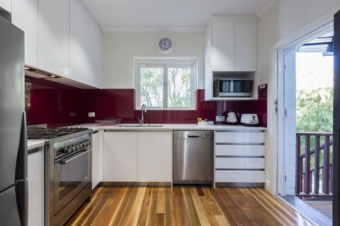 Cottesloe Beach Deluxe Apartment - Stayed 0