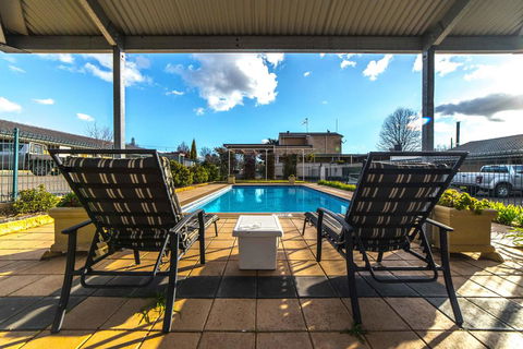 Country Gardens Motel - Stays Accommodation 2