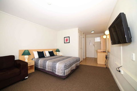 Country Gardens Motel - Stays Accommodation 0