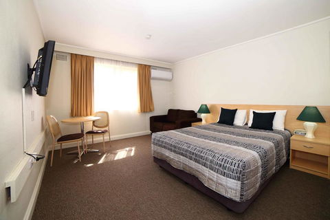 Country Gardens Motel - Stays Accommodation 1