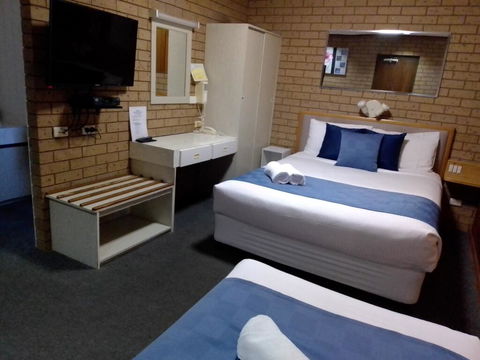 Country Home Motor Inn - Stayed 1