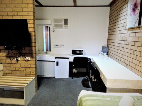 Country Home Motor Inn - Stayed 2